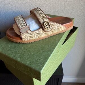 Gucci Tan Women’s Sandal with Double G